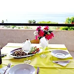Cala Petrosa Hotel 3*