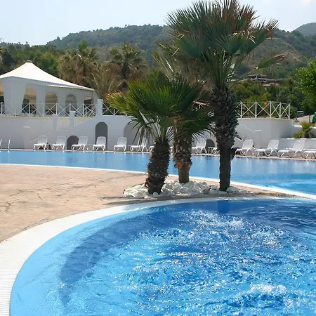 Cala Petrosa 3* Parghelia