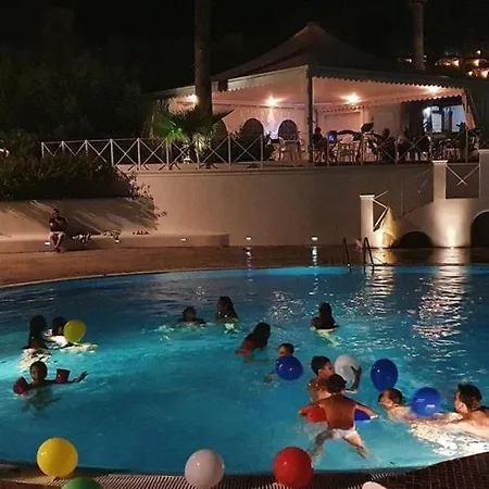 Cala Petrosa 3* Parghelia