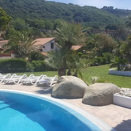 Szálloda Cala Petrosa 3*