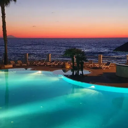 Cala Petrosa 3* Parghelia