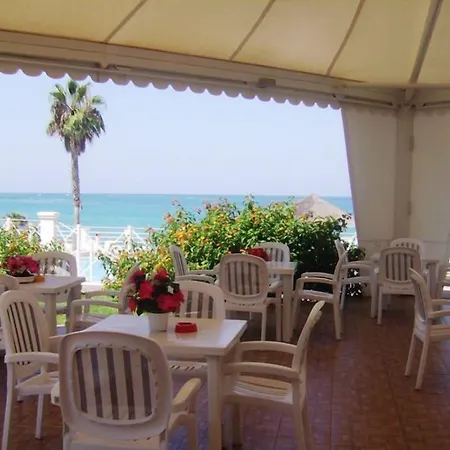 Cala Petrosa Hotel 3*