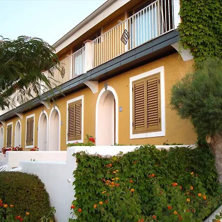 Cala Petrosa Hotel 3*