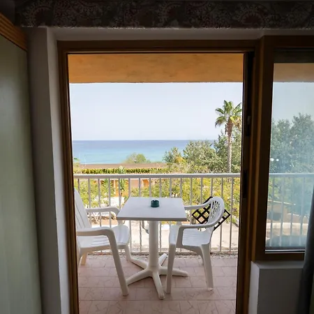 Cala Petrosa Отель