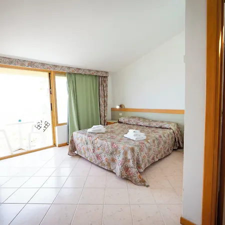 Cala Petrosa 3*