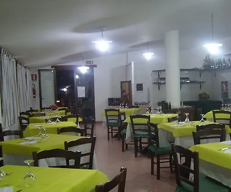 Hotel Cala Petrosa 3*