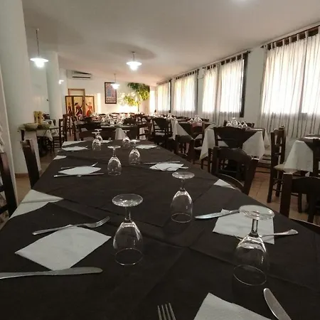 Hotel Cala Petrosa 3*