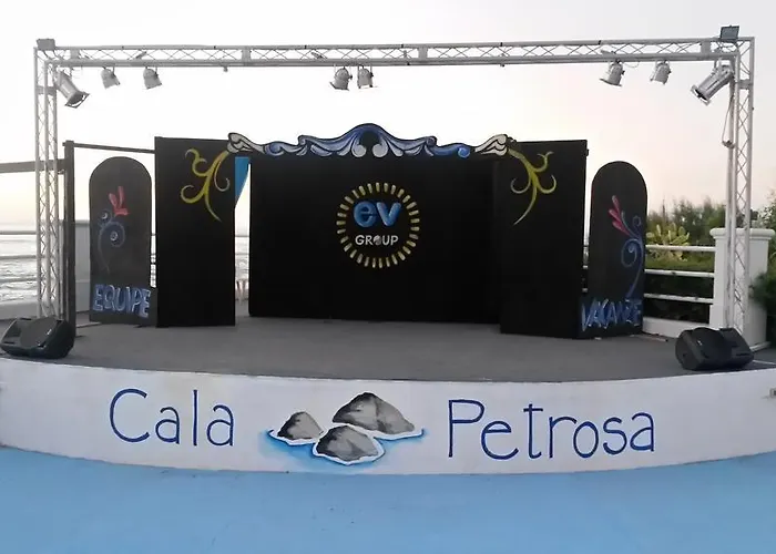 Hotel Cala Petrosa 3*