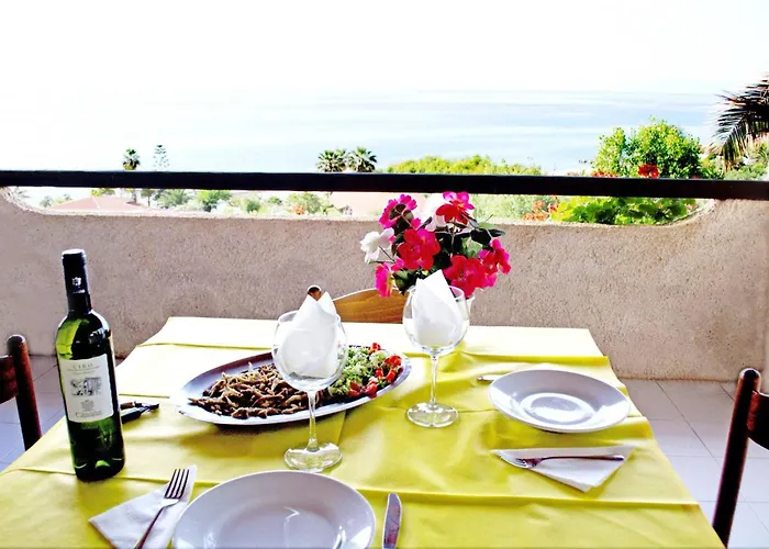 Cala Petrosa Hotel 3*