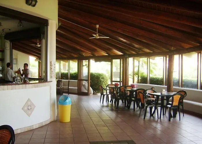 Hotel Cala Petrosa 3*